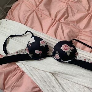 Victoria’s Secret pink black bra push-up